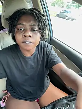 Snapshot of Ebony_Queeen chatting on 17, 5, 2026 Ebony Queeen online show from 17, 5, 2026