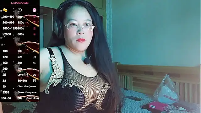 Snapshot of vivi523 chatting on 7, 4, 2026 vivi523 online show from 7, 4, 2026