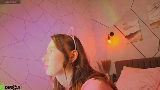  Kiki angel  online show from 29, 3, 2026