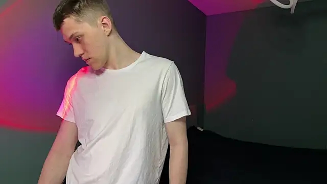 Snapshot of cronck52 chatting on 10, 4, 2026 cronck52 online show from 10, 4, 2026