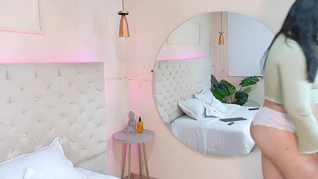 AnnaiTaylor online show from 11, 2, 2026