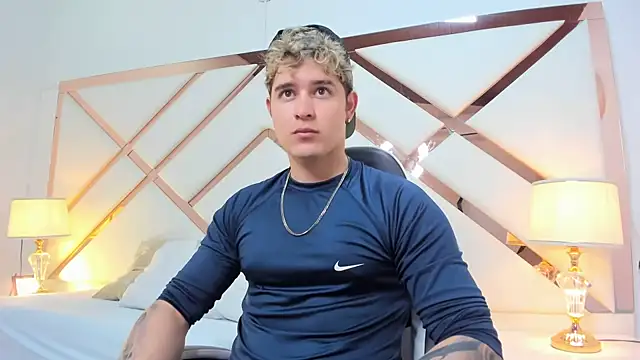 rayan linxx online show from 8, 4, 2026