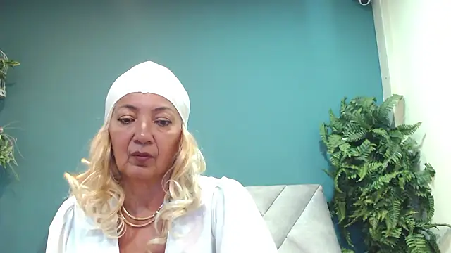 AmelieLux online show from 12, 3, 2026