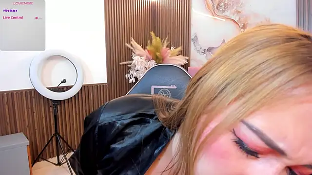 LUNAKITTY TAY online show from 8, 7, 2026
