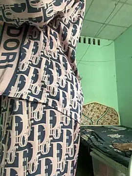 Snapshot of Lewd_couple chatting on 27, 2, 2026 Lewd couple online show from 27, 2, 2026