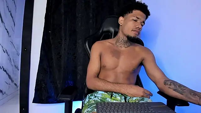 Nehemiaa boy online show from 14, 4, 2026