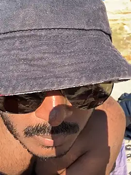 Snapshot of Reez77 chatting on 22, 3, 2026 Reez77 online show from 22, 3, 2026