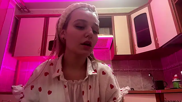 MiaBerlateen online show from 25, 2, 2026