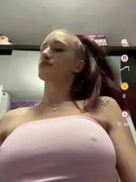 Roxyfoxyyy online show from 9, 7, 2026