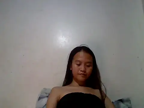 Yourlilpinayy online show from 18, 4, 2026