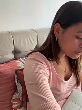 Snapshot of RachelWeisz_ chatting on 12, 4, 2026 RachelWeisz online show from 12, 4, 2026