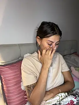 Snapshot of RachelWeisz_ chatting on 13, 4, 2026 RachelWeisz online show from 13, 4, 2026