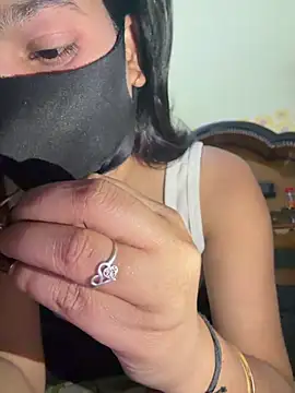 Cutedesigirl online show from 13, 4, 2026