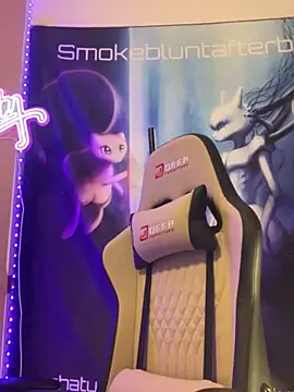 Snapshot of Smokebluntafterblunt chatting on 15, 2, 2026 Smokebluntafterblunt online show from 15, 2, 2026