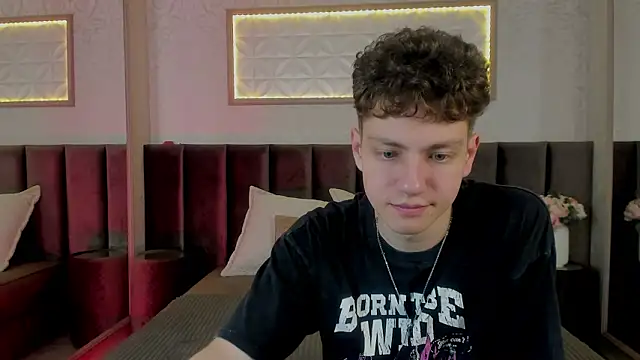 Snapshot of StefanBev chatting on 6, 3, 2026 StefanBev online show from 6, 3, 2026