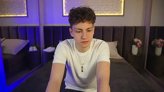 Snapshot of StefanBev chatting on 13, 3, 2026 StefanBev online show from 13, 3, 2026