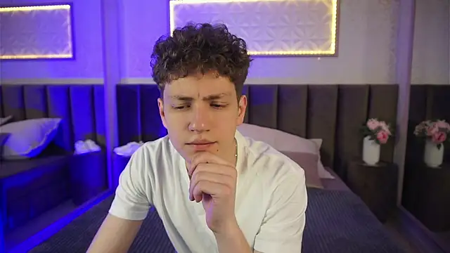 Snapshot of StefanBev chatting on 28, 3, 2026 StefanBev online show from 28, 3, 2026