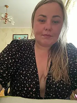 Mommy-girl-Lola online show from 16, 5, 2026