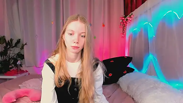 Snapshot of lada2k4 chatting on 5, 6, 2026 lada2k4 online show from 5, 6, 2026