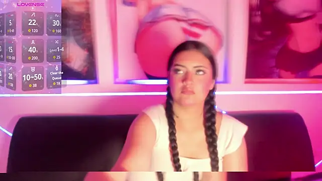 JoycePierce online show from 3, 3, 2026