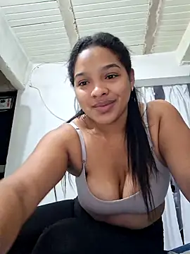 Snapshot of AnnaMil3J chatting on 27, 2, 2026 AnnaMil3J online show from 27, 2, 2026