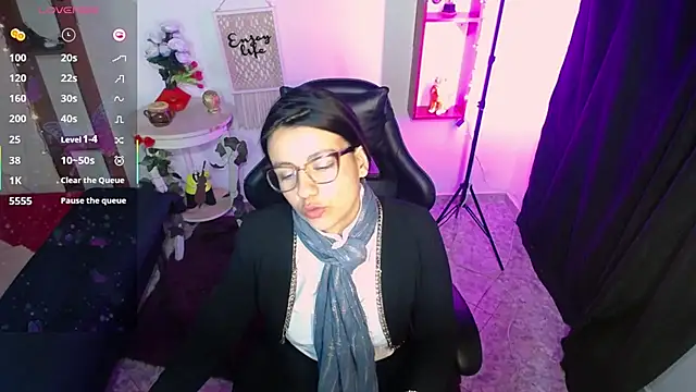 QueenRose94 online show from 3, 3, 2026