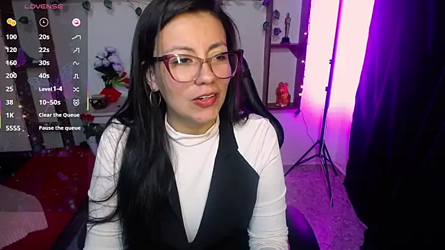 QueenRose94 online show from 4, 3, 2026