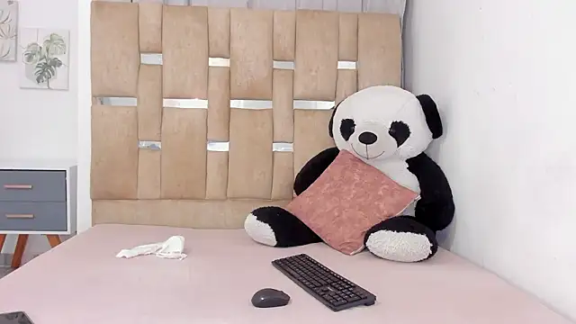 Snapshot of ValentiinaMoon chatting on 11, 2, 2026 ValentiinaMoon online show from 11, 2, 2026