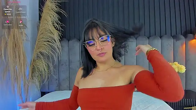 Nanda vixen  online show from 8, 2, 2026