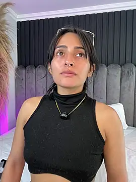 Nanda vixen  online show from 24, 3, 2026