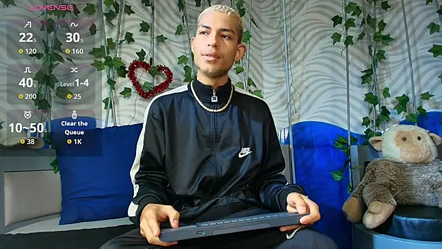 Snapshot of ItsZairen chatting on 26, 2, 2026 ItsZairen online show from 26, 2, 2026