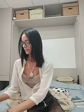 Snapshot of SophiaRemington chatting on 9, 5, 2026 SophiaRemington online show from 9, 5, 2026