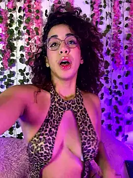 Woo isDaphne online show from 26, 2, 2026