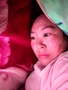 Yiyoongg online show from 9, 2, 2026