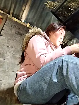 Yiyoongg online show from 18, 3, 2026