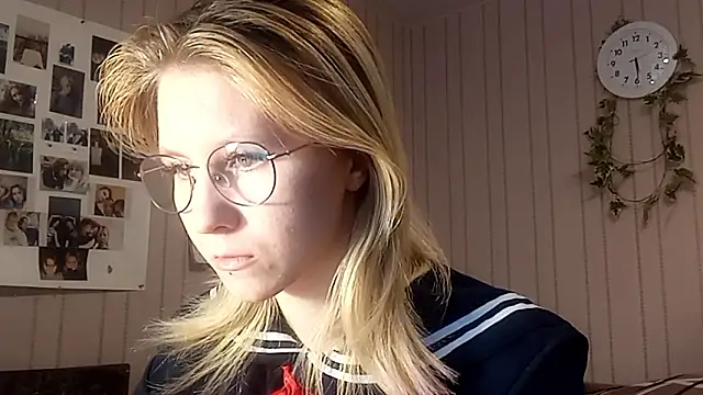 Snapshot of RunawayBr1de chatting on 17, 2, 2026 RunawayBr1de online show from 17, 2, 2026