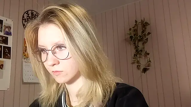 Snapshot of RunawayBr1de chatting on 24, 2, 2026 RunawayBr1de online show from 24, 2, 2026