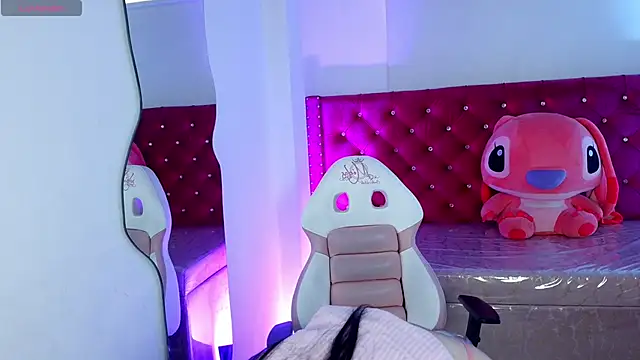 babyy nicols m online show from 7, 4, 2026