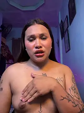 hollynicole online show from 20, 4, 2026