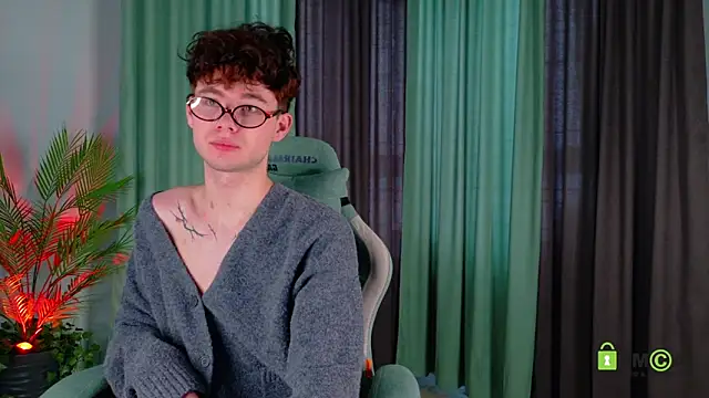 moon Gloww online show from 24, 3, 2026