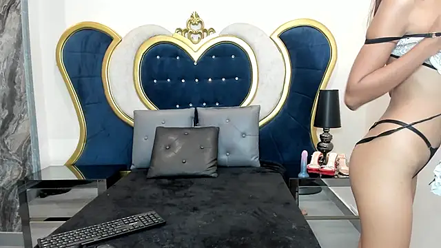 Snapshot of LinaSalazar chatting on 18, 3, 2026 LinaSalazar online show from 18, 3, 2026