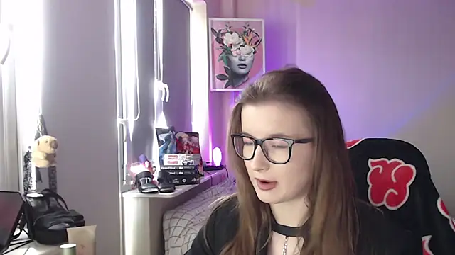 LunaXcherry online show from 19, 4, 2026