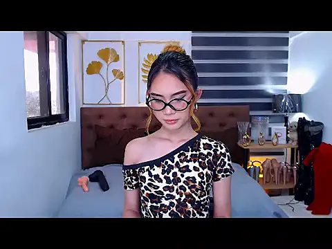 JuicyCockThea online show from 13, 3, 2026