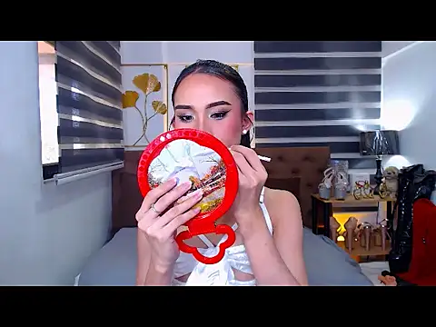Snapshot of JuicyCockThea chatting on 7, 5, 2026 JuicyCockThea online show from 7, 5, 2026