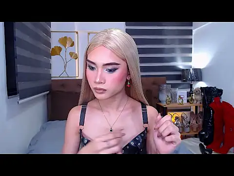 Snapshot of JuicyCockThea chatting on 25, 5, 2026 JuicyCockThea online show from 25, 5, 2026