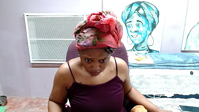 Snapshot of TyraHotxxx chatting on 6, 4, 2026 TyraHotxxx online show from 6, 4, 2026