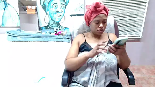 Snapshot of TyraHotxxx chatting on 12, 4, 2026 TyraHotxxx online show from 12, 4, 2026