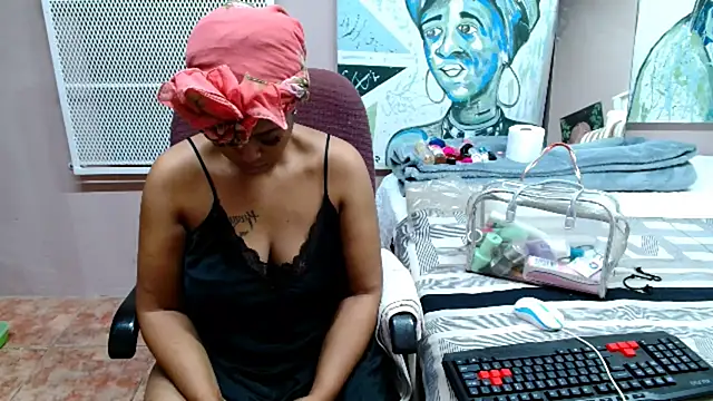 Snapshot of TyraHotxxx chatting on 13, 4, 2026 TyraHotxxx online show from 13, 4, 2026