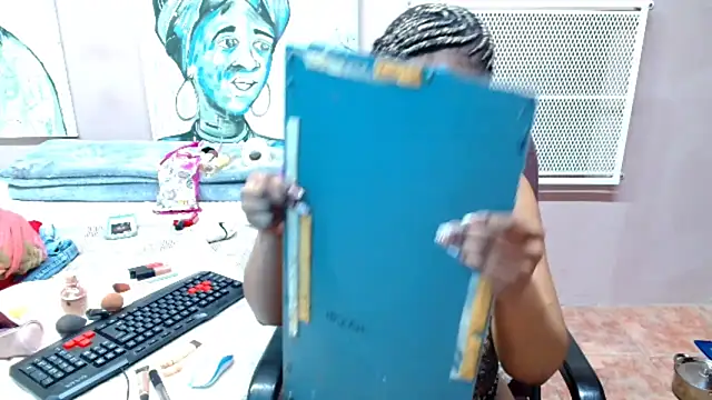 Snapshot of TyraHotxxx chatting on 14, 4, 2026 TyraHotxxx online show from 14, 4, 2026