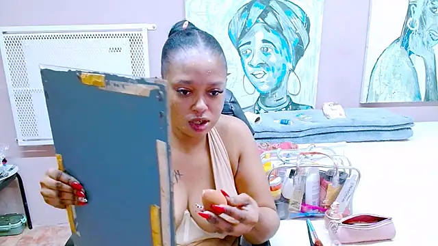 Snapshot of TyraHotxxx chatting on 2, 6, 2026 TyraHotxxx online show from 2, 6, 2026
